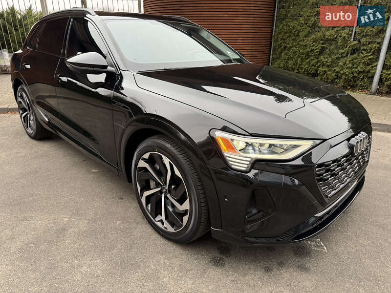 Внедорожник / Кроссовер Audi Q8 e-tron 2023 в Киеве