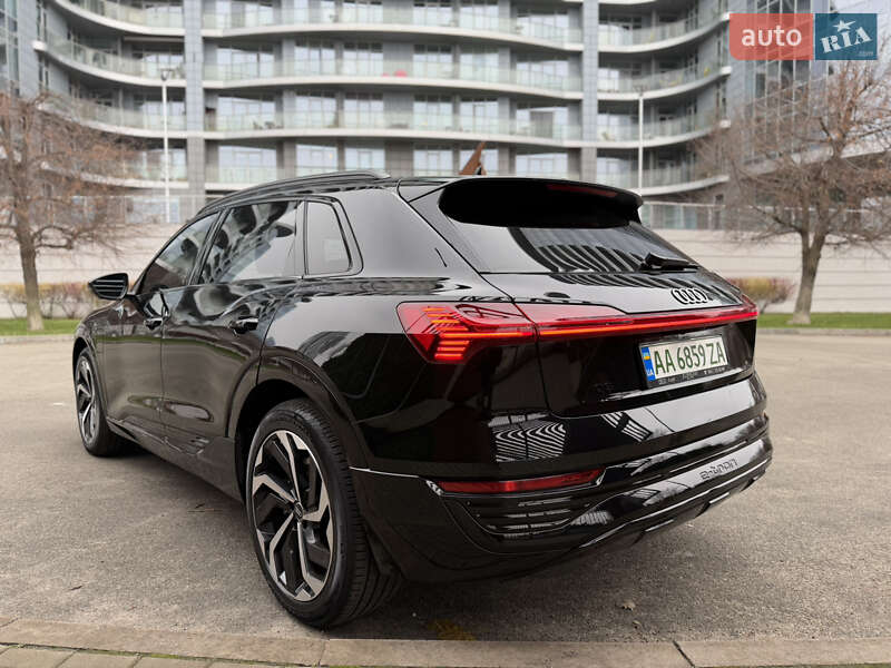 Внедорожник / Кроссовер Audi Q8 e-tron 2023 в Киеве