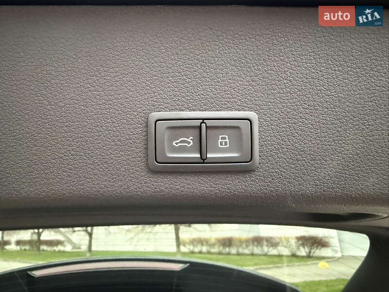 Внедорожник / Кроссовер Audi Q8 e-tron 2023 в Киеве