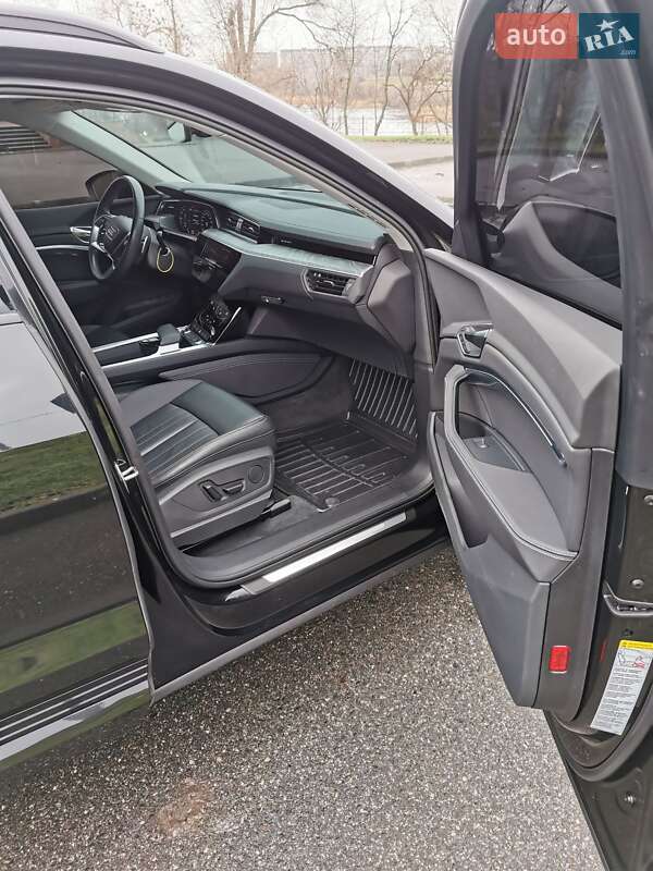 Внедорожник / Кроссовер Audi Q8 e-tron 2024 в Кривом Роге фото 17 Внедорожник / Кроссовер Audi Q8 e-tron 2024 в Кривом Роге