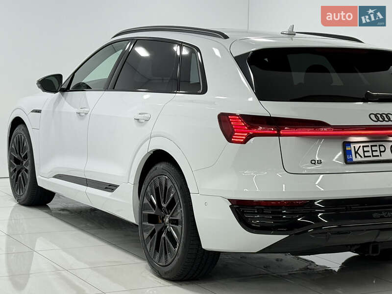Позашляховик / Кросовер Audi Q8 e-tron 2023 в Одесі
