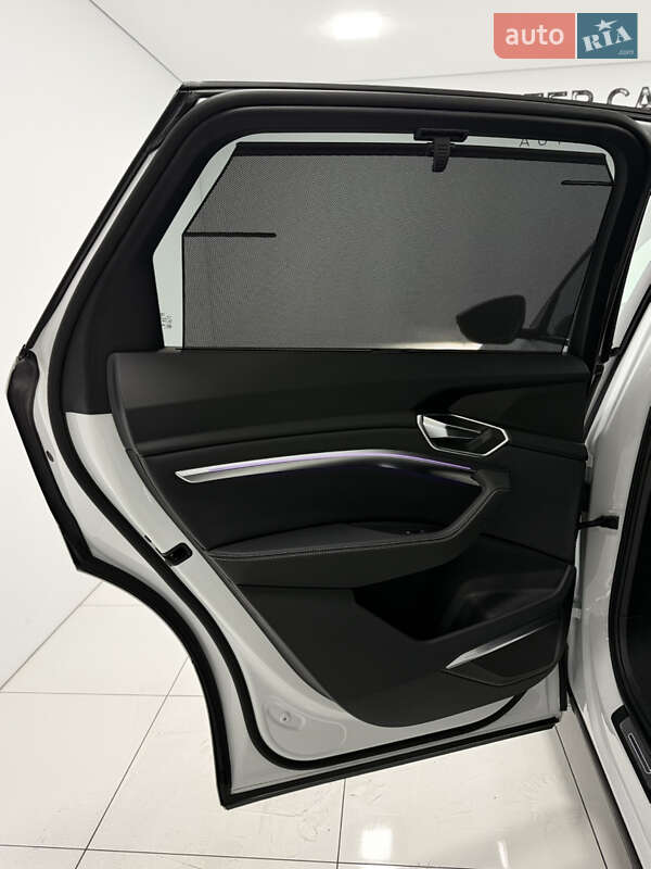 Позашляховик / Кросовер Audi Q8 e-tron 2023 в Одесі