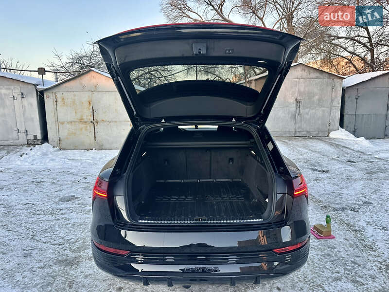 Внедорожник / Кроссовер Audi Q8 e-tron 2023 в Белой Церкви