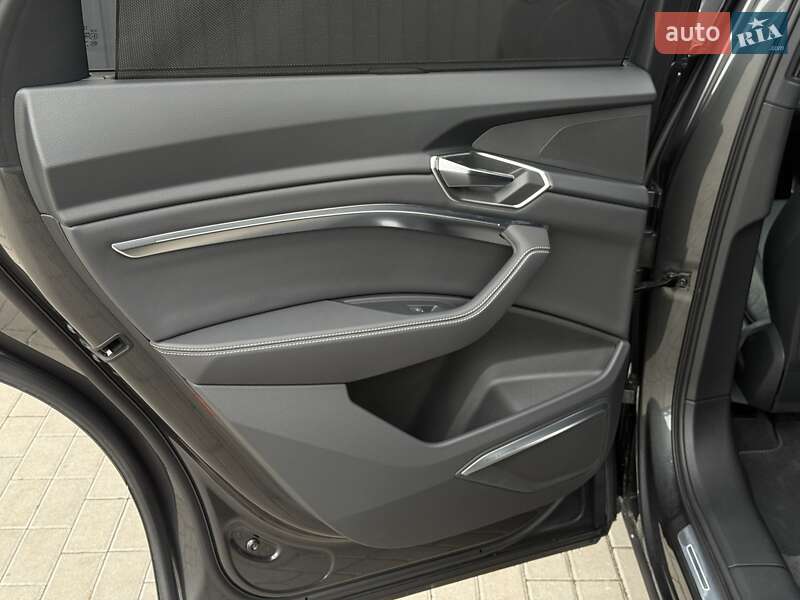 Внедорожник / Кроссовер Audi Q8 e-tron 2023 в Мукачево