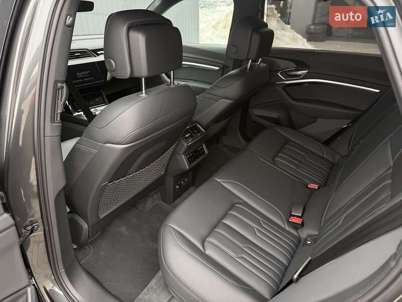 Внедорожник / Кроссовер Audi Q8 e-tron 2023 в Мукачево