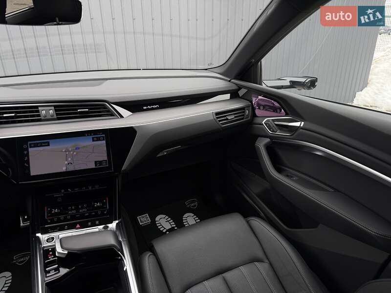 Внедорожник / Кроссовер Audi Q8 e-tron 2023 в Мукачево