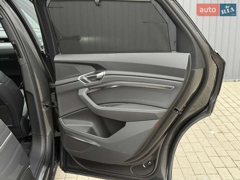 Внедорожник / Кроссовер Audi Q8 e-tron 2023 в Мукачево