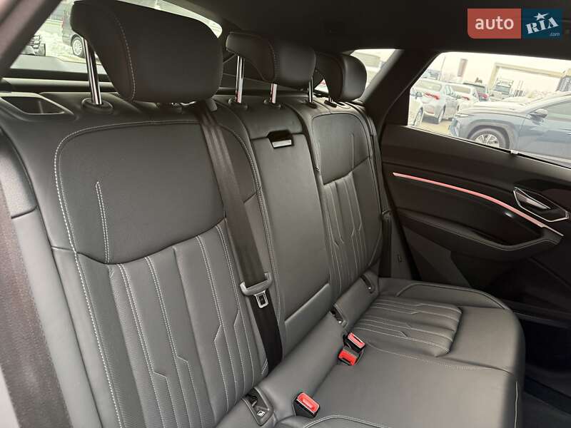 Внедорожник / Кроссовер Audi Q8 e-tron 2023 в Мукачево