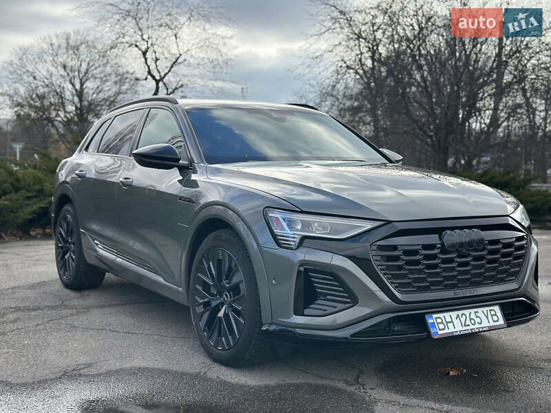 Audi Q8 e-tron 2023