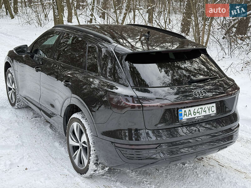 Позашляховик / Кросовер Audi Q8 e-tron 2023 в Києві
