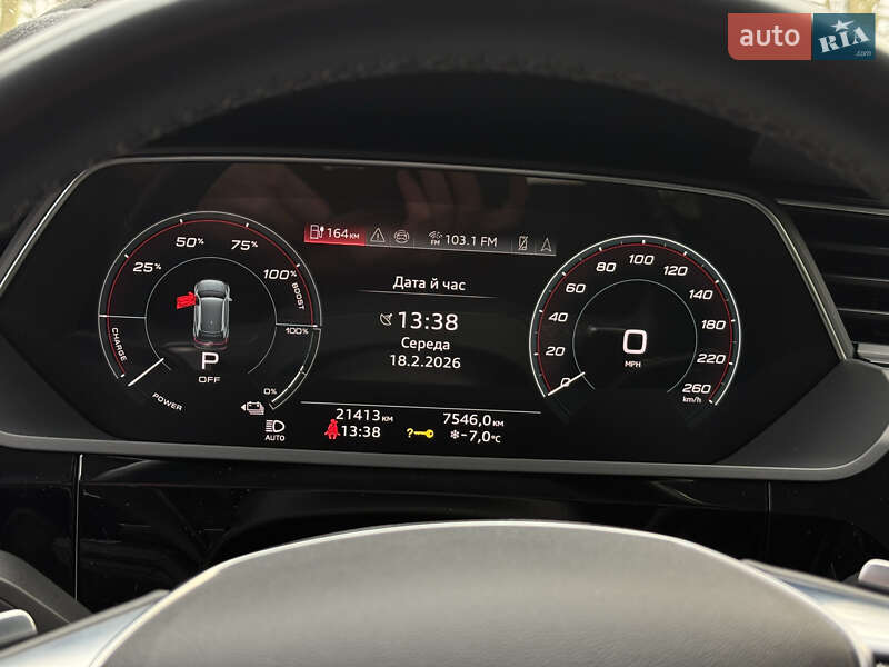 Позашляховик / Кросовер Audi Q8 e-tron 2023 в Києві