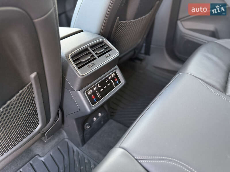 Внедорожник / Кроссовер Audi Q8 e-tron 2023 в Киеве