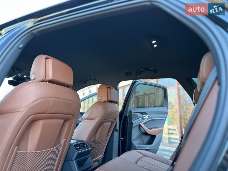 Позашляховик / Кросовер Audi Q8 e-tron 2024 в Рівному