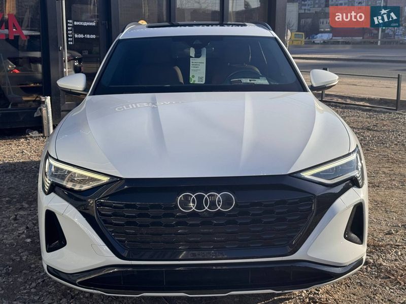Внедорожник / Кроссовер Audi Q8 e-tron 2023 в Киеве
