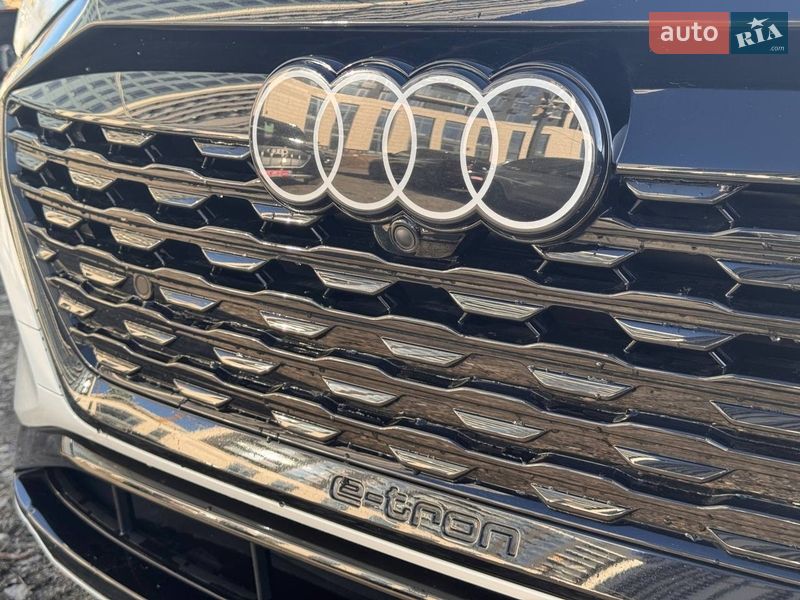 Внедорожник / Кроссовер Audi Q8 e-tron 2023 в Киеве