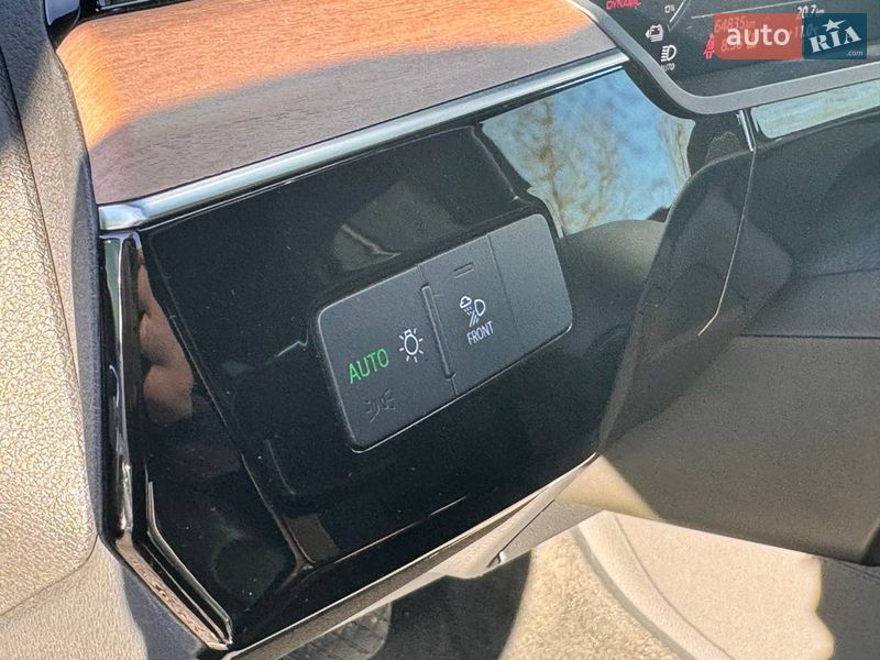 Внедорожник / Кроссовер Audi Q8 e-tron 2023 в Киеве