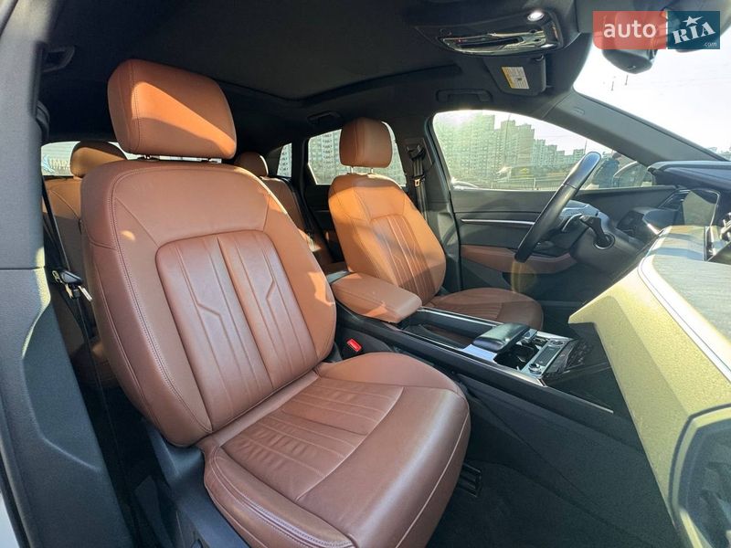 Внедорожник / Кроссовер Audi Q8 e-tron 2023 в Киеве