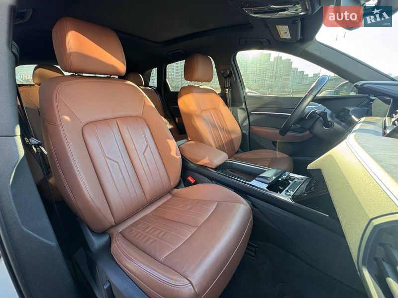 Внедорожник / Кроссовер Audi Q8 e-tron 2023 в Киеве