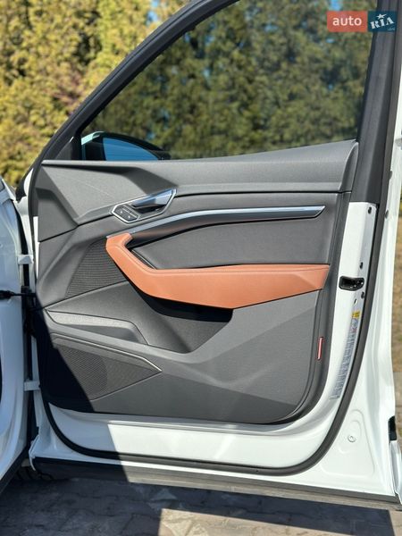 Внедорожник / Кроссовер Audi Q8 e-tron 2024 в Киеве