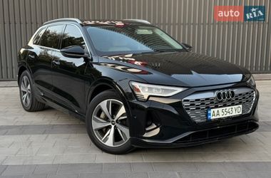 Позашляховик / Кросовер Audi Q8 e-tron 2023 в Києві