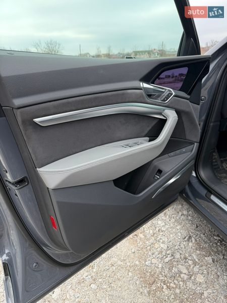 Внедорожник / Кроссовер Audi Q8 e-tron 2023 в Виннице