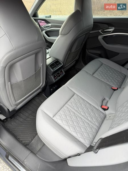 Внедорожник / Кроссовер Audi Q8 e-tron 2023 в Виннице