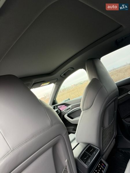 Внедорожник / Кроссовер Audi Q8 e-tron 2023 в Виннице