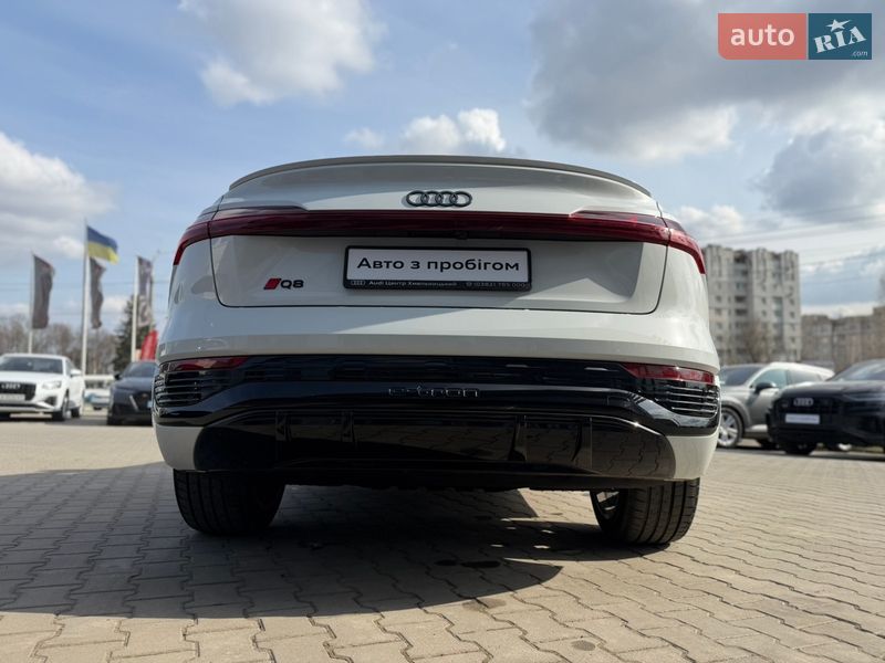 Внедорожник / Кроссовер Audi Q8 e-tron 2023 в Хмельницком