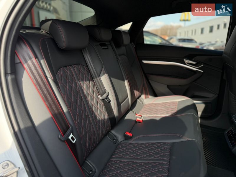 Внедорожник / Кроссовер Audi Q8 e-tron 2023 в Хмельницком