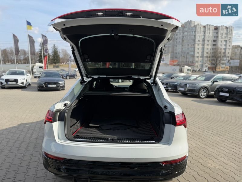 Внедорожник / Кроссовер Audi Q8 e-tron 2023 в Хмельницком