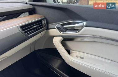 Внедорожник / Кроссовер Audi Q8 e-tron 2023 в Харькове