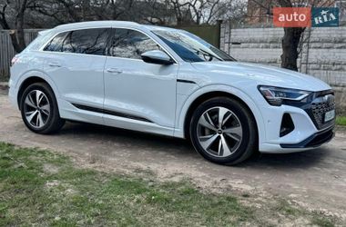 Внедорожник / Кроссовер Audi Q8 e-tron 2023 в Харькове