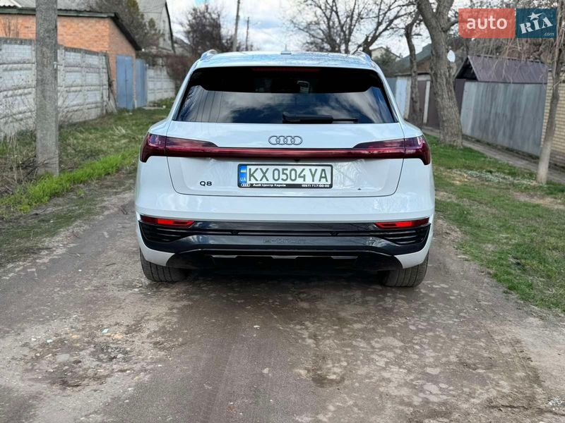 Внедорожник / Кроссовер Audi Q8 e-tron 2023 в Харькове