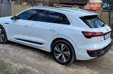 Внедорожник / Кроссовер Audi Q8 e-tron 2023 в Харькове