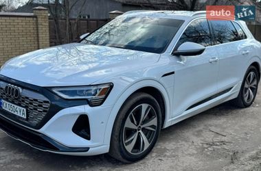 Позашляховик / Кросовер Audi Q8 e-tron 2023 в Харкові