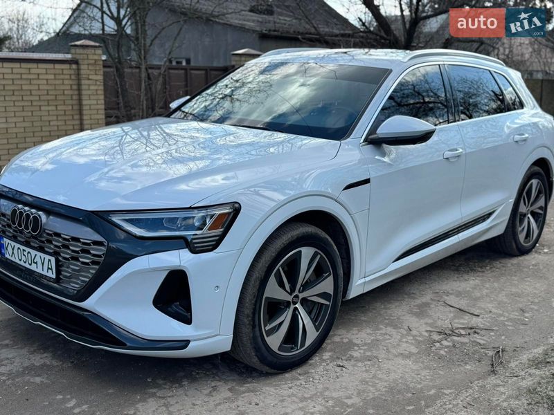 Внедорожник / Кроссовер Audi Q8 e-tron 2023 в Харькове