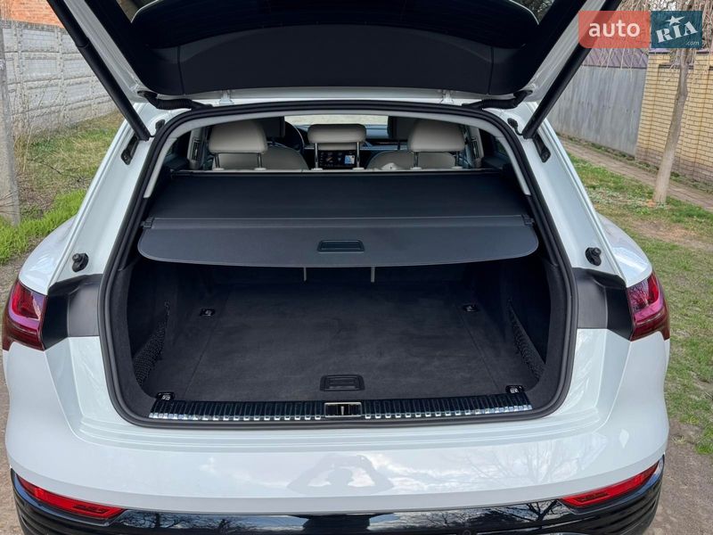 Внедорожник / Кроссовер Audi Q8 e-tron 2023 в Харькове