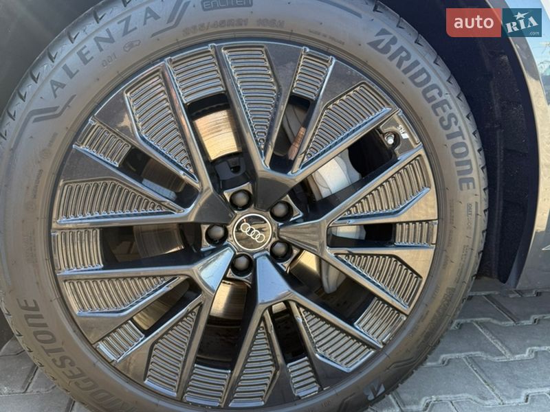 Внедорожник / Кроссовер Audi Q8 e-tron 2023 в Одессе