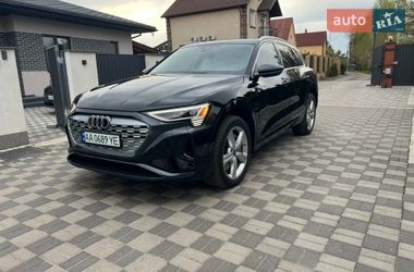 Внедорожник / Кроссовер Audi Q8 e-tron 2023 в Киеве