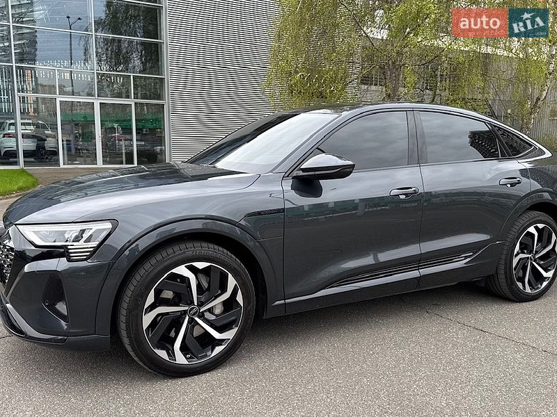 Внедорожник / Кроссовер Audi Q8 e-tron 2024 в Киеве