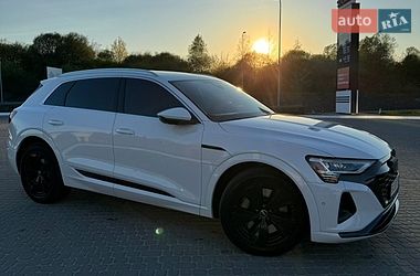 Внедорожник / Кроссовер Audi Q8 e-tron 2023 в Львове