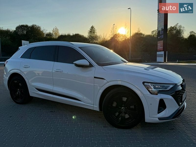 Внедорожник / Кроссовер Audi Q8 e-tron 2023 в Львове