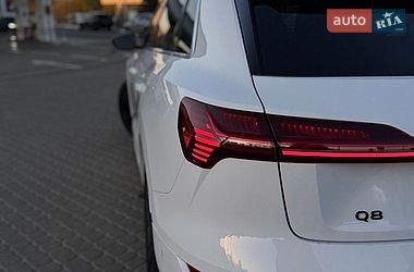 Внедорожник / Кроссовер Audi Q8 e-tron 2023 в Львове