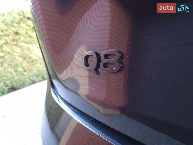Позашляховик / Кросовер Audi Q8 e-tron 2023 в Києві