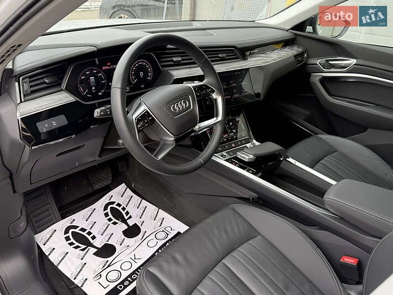 Внедорожник / Кроссовер Audi Q8 e-tron 2023 в Ужгороде