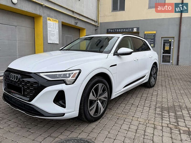 Внедорожник / Кроссовер Audi Q8 e-tron 2023 в Ужгороде