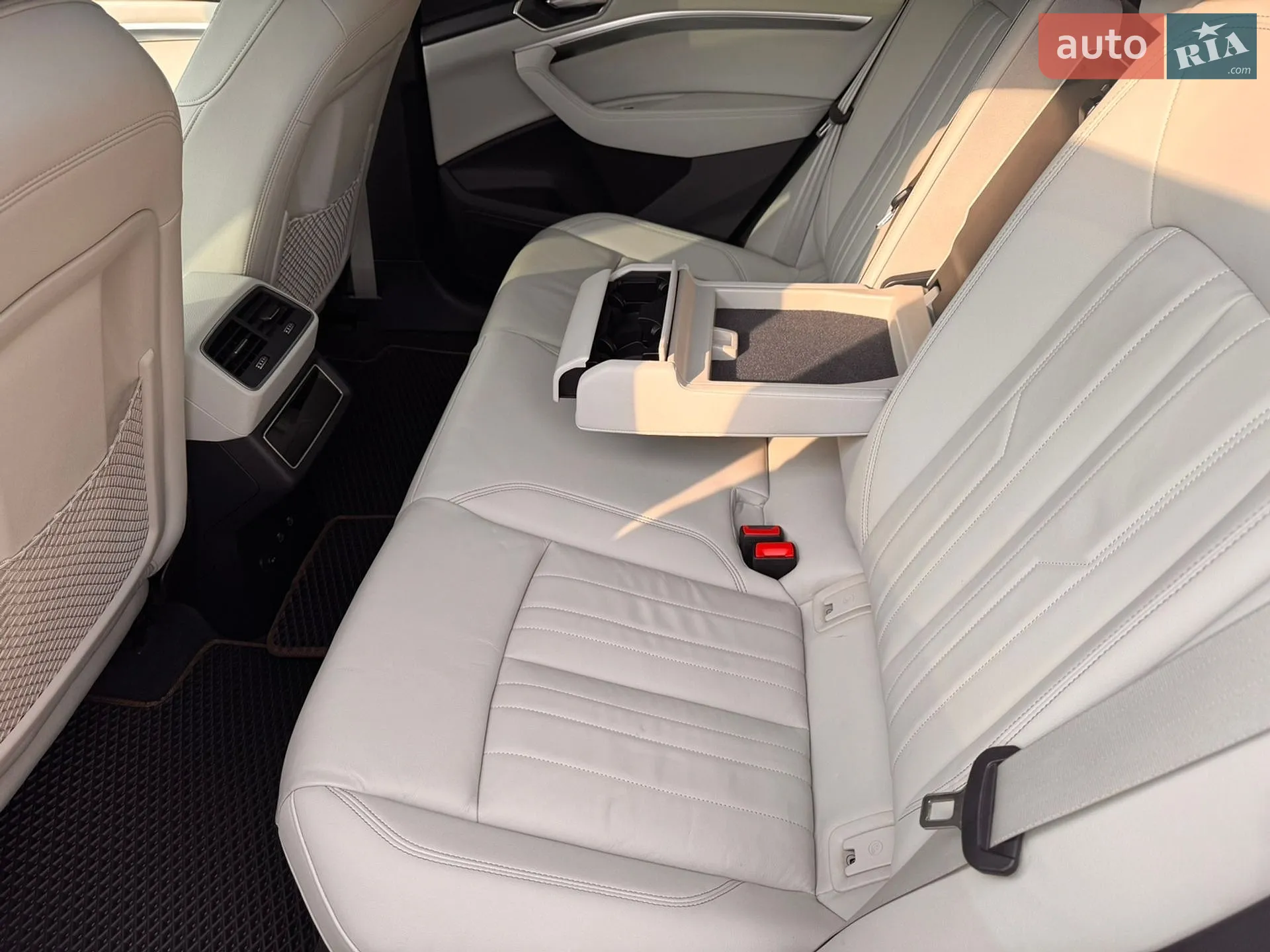 2024 Audi Q8 - мініатюра 15