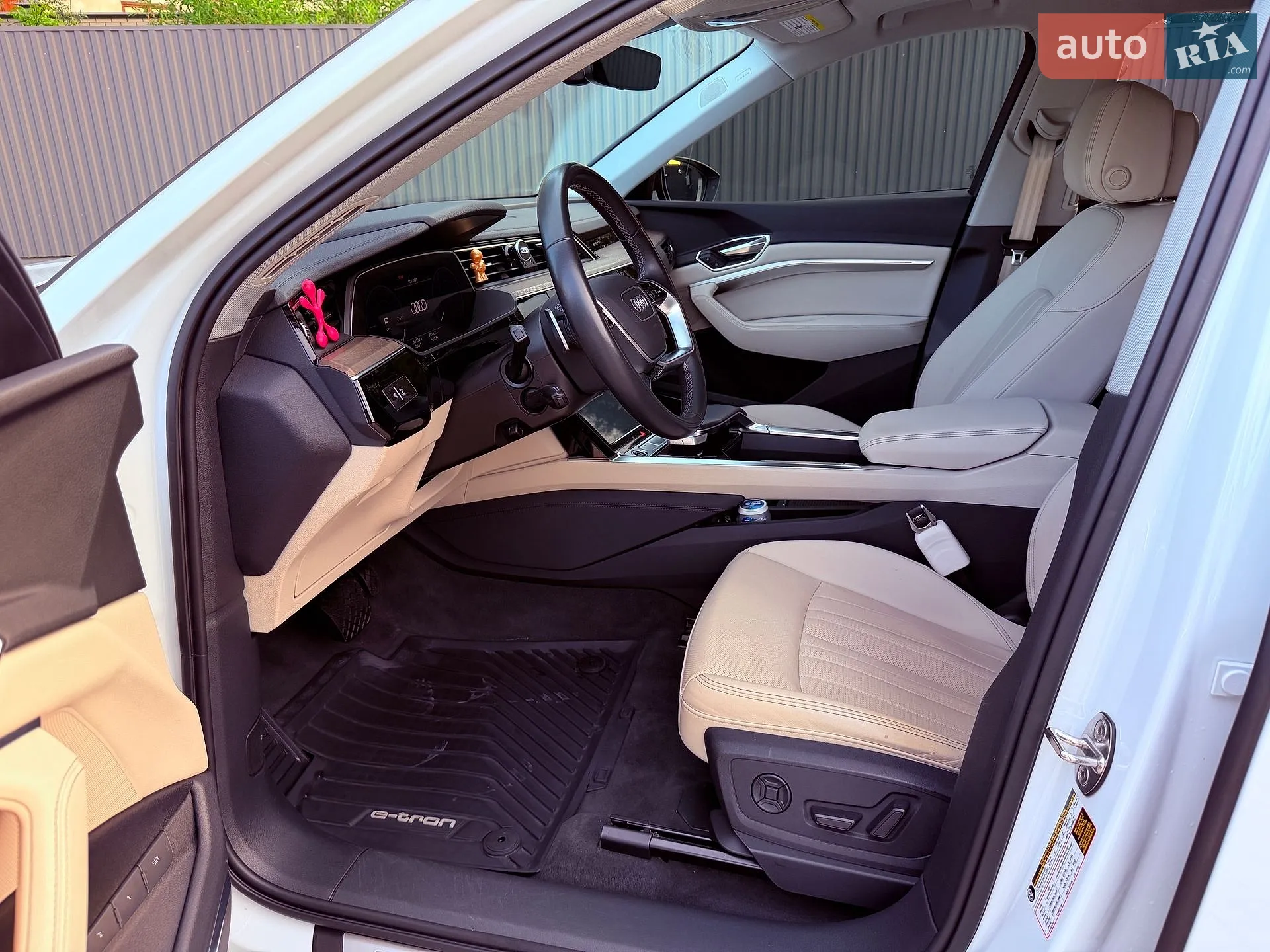 2023 Audi Q8 - мініатюра 31
