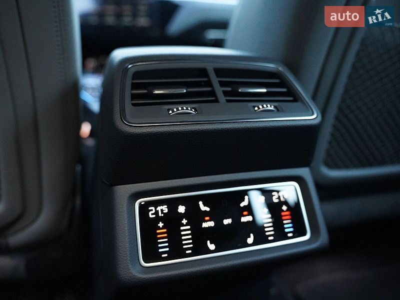 Внедорожник / Кроссовер Audi Q8 e-tron 2023 в Киеве