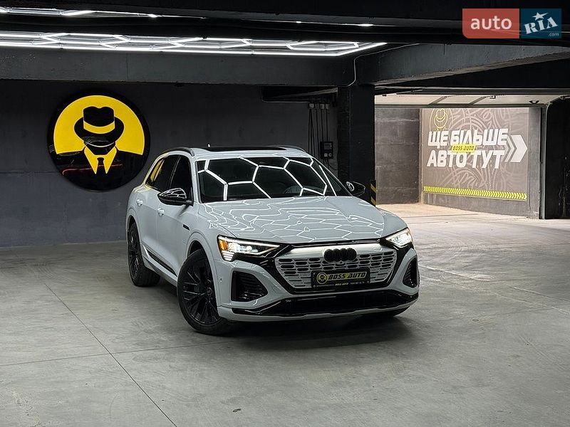 Внедорожник / Кроссовер Audi Q8 e-tron 2023 в Ивано-Франковске